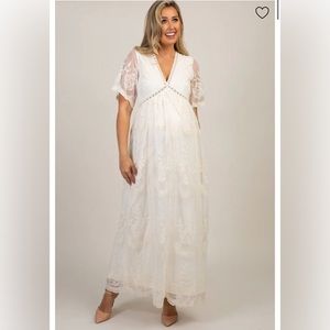 Beautiful white lace maternity dress. Size 1XL.